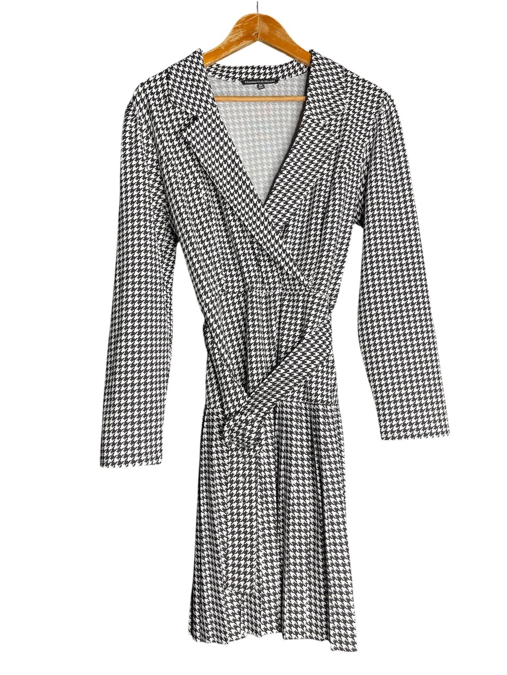 Elizabeth & Nicole Black and White Houndstooth Top XL